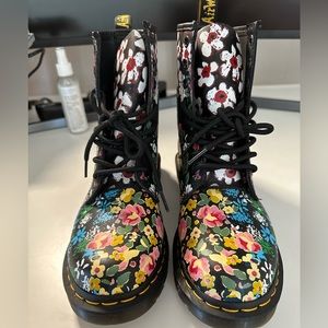 Dr Martens Pascal 1460 Boots Floral Women Size 8
